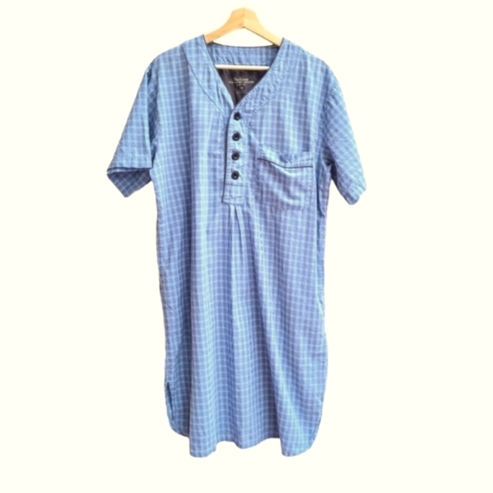 Vermont Country Store Men's Plaid Night Dress with Chunky Buttons, Size Medium